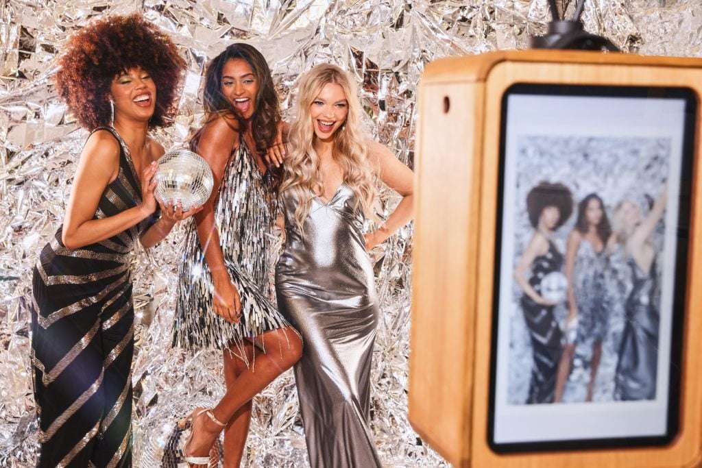 ICON Luxury Photo Booth - Selfie Star - Photobooth Hire Leeds York & Yorkshire