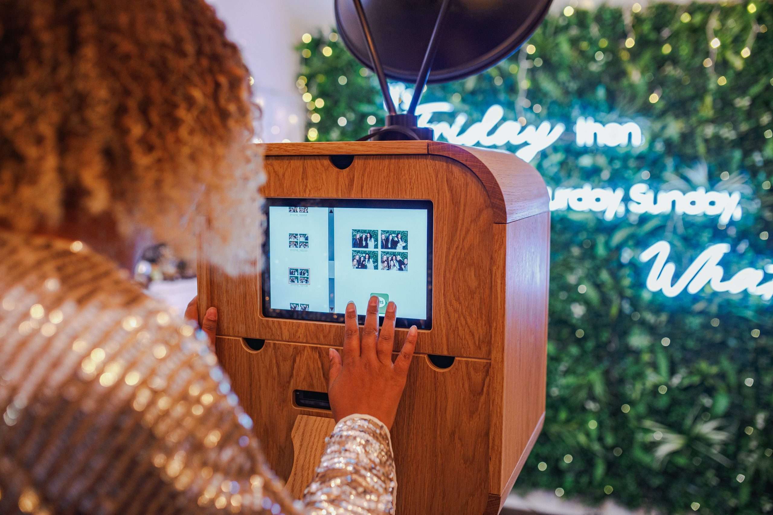 Evolution oak Booth